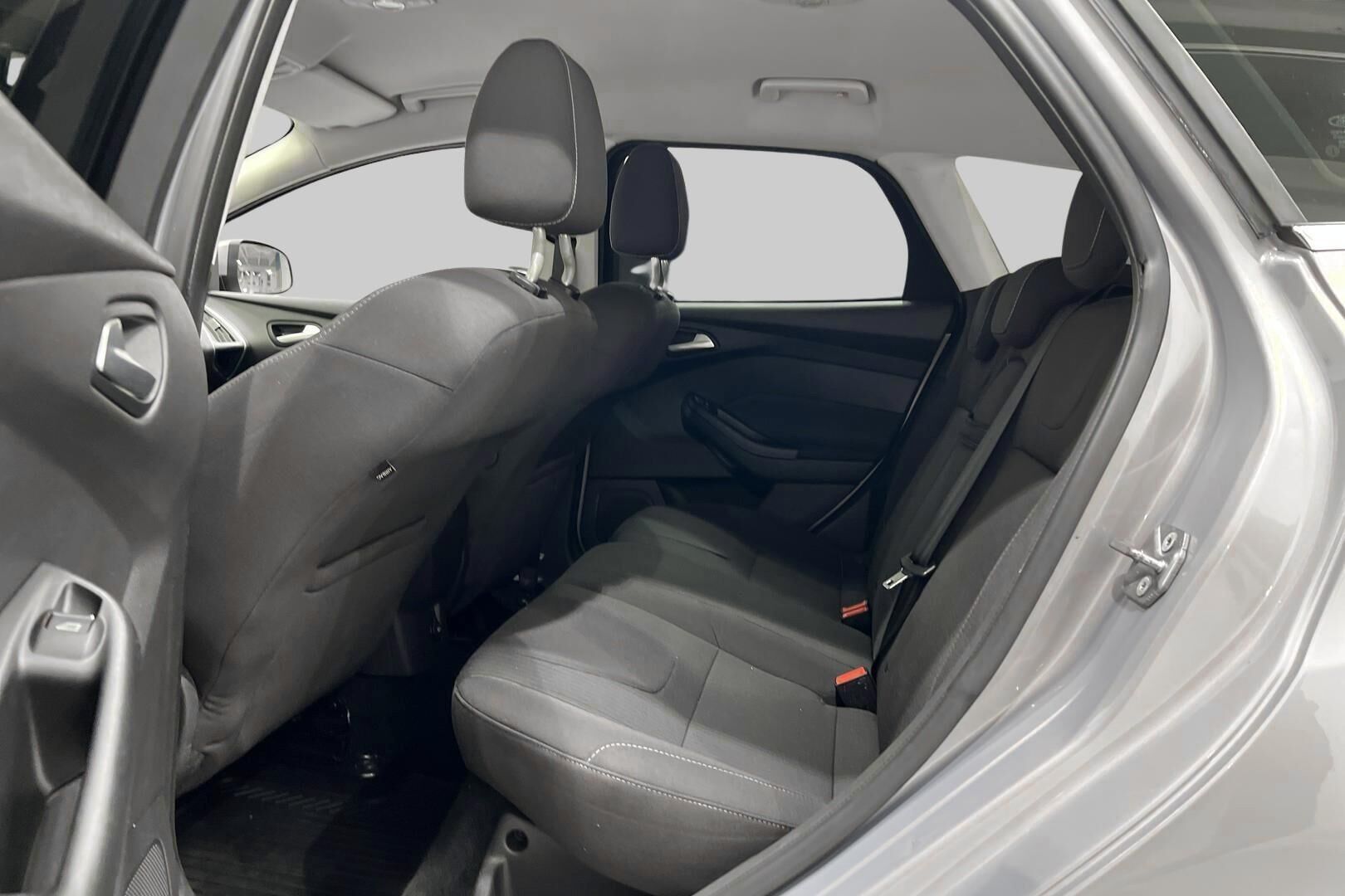 Ford Focus iso kuva 9