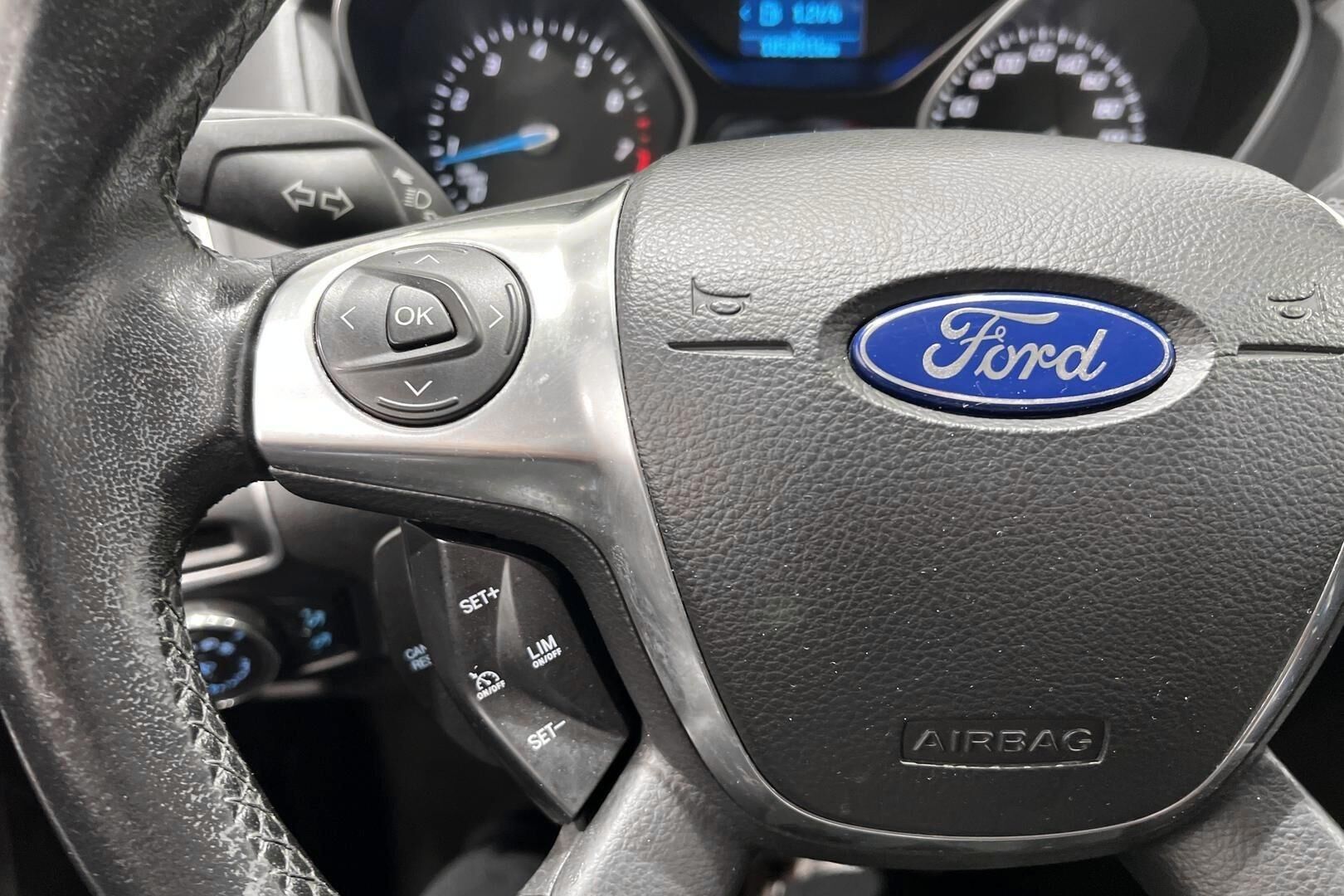 Ford Focus iso kuva 20