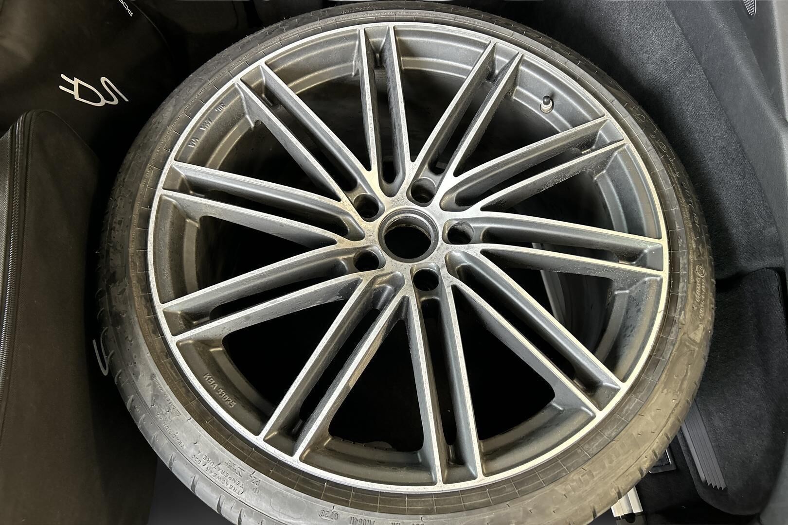 Porsche Panamera iso kuva 13