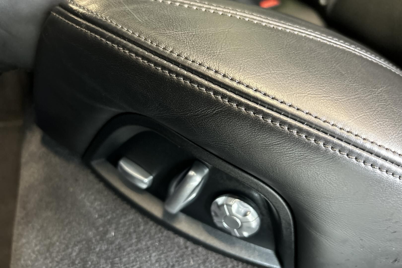 Porsche Panamera iso kuva 18