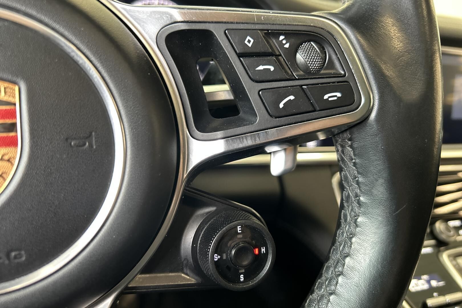 Porsche Panamera iso kuva 23