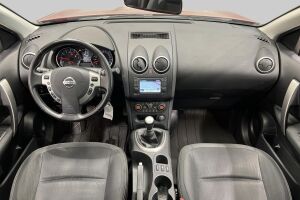 Nissan Qashqai+2 esikatselu 11