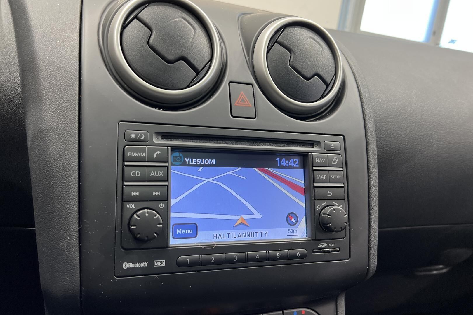 Nissan Qashqai+2 iso kuva 15