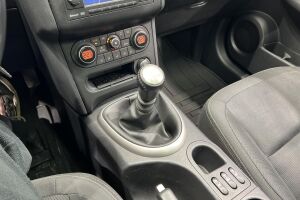 Nissan Qashqai+2 esikatselu 18