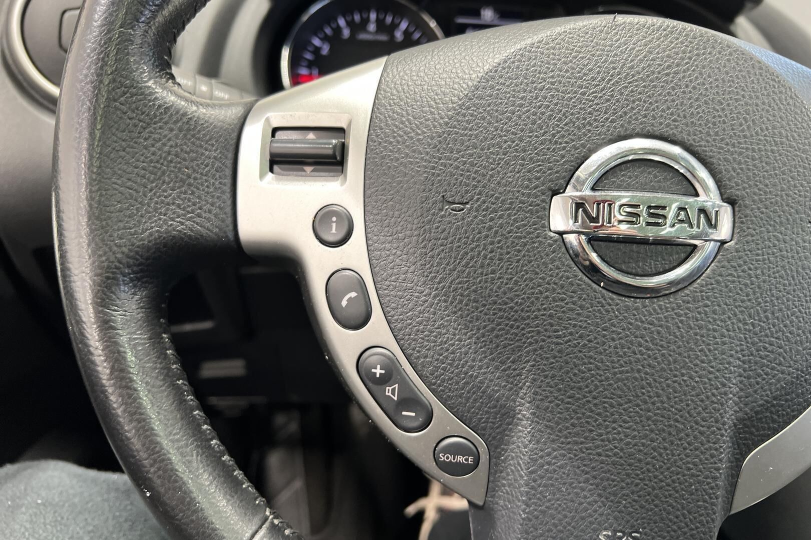 Nissan Qashqai+2 iso kuva 21