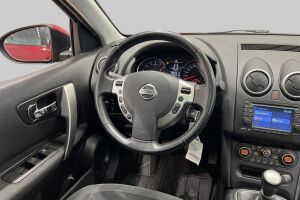 Nissan Qashqai+2 esikatselu 24