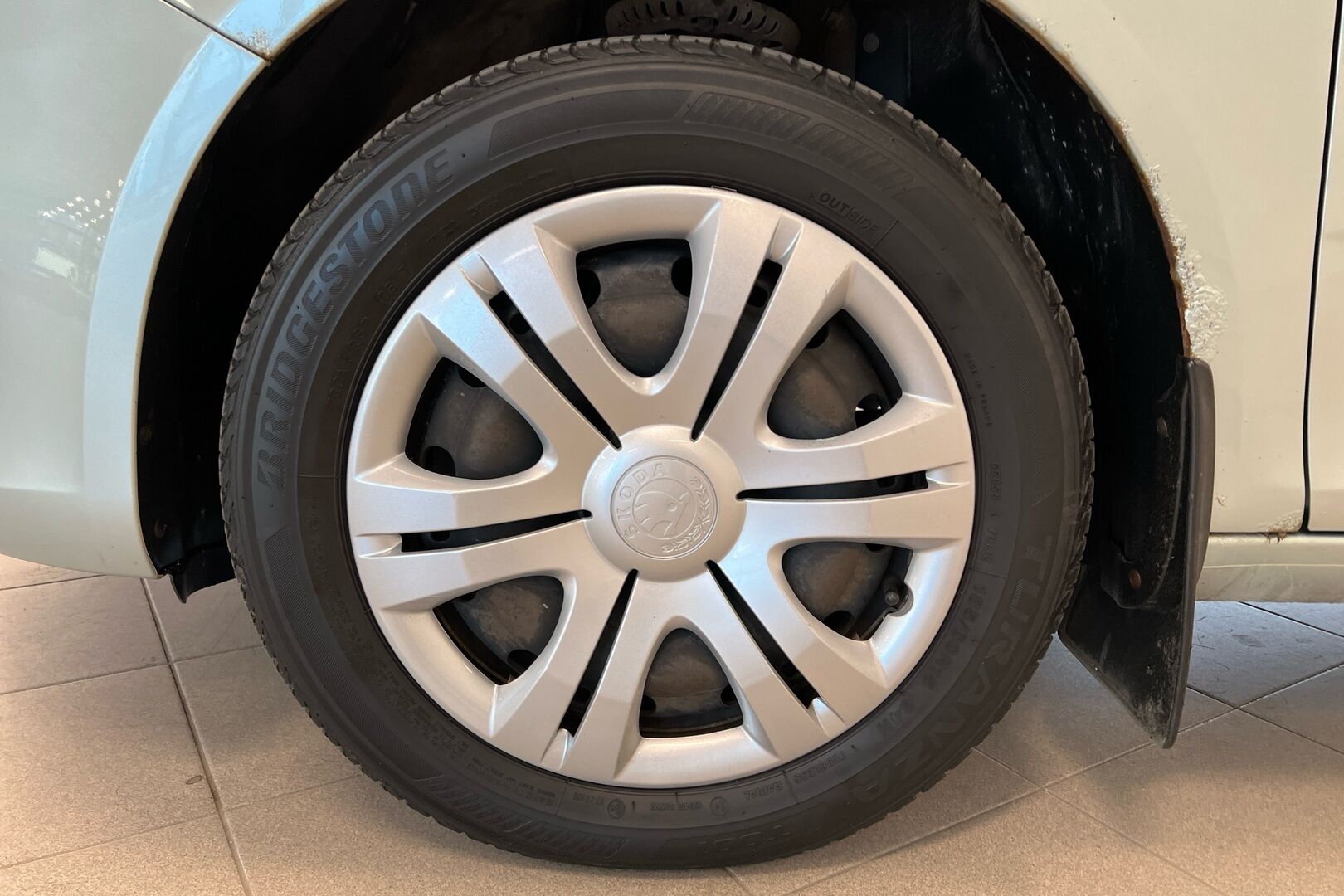 Skoda Fabia iso kuva 9