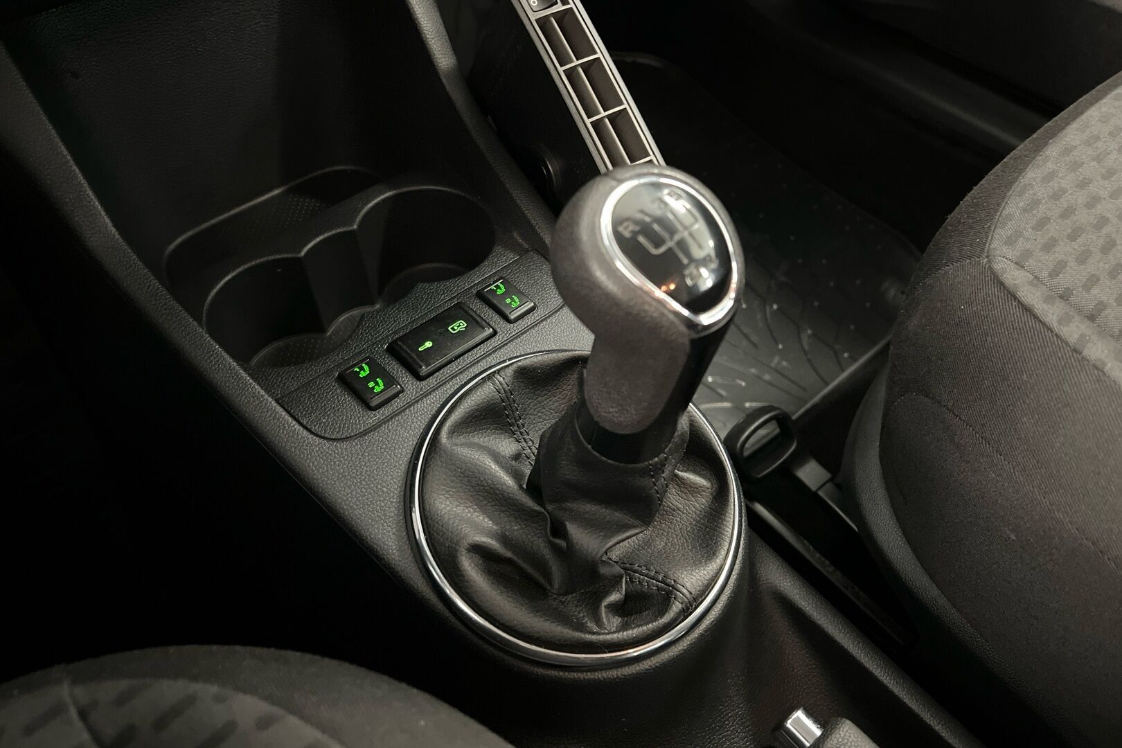 Skoda Fabia iso kuva 19