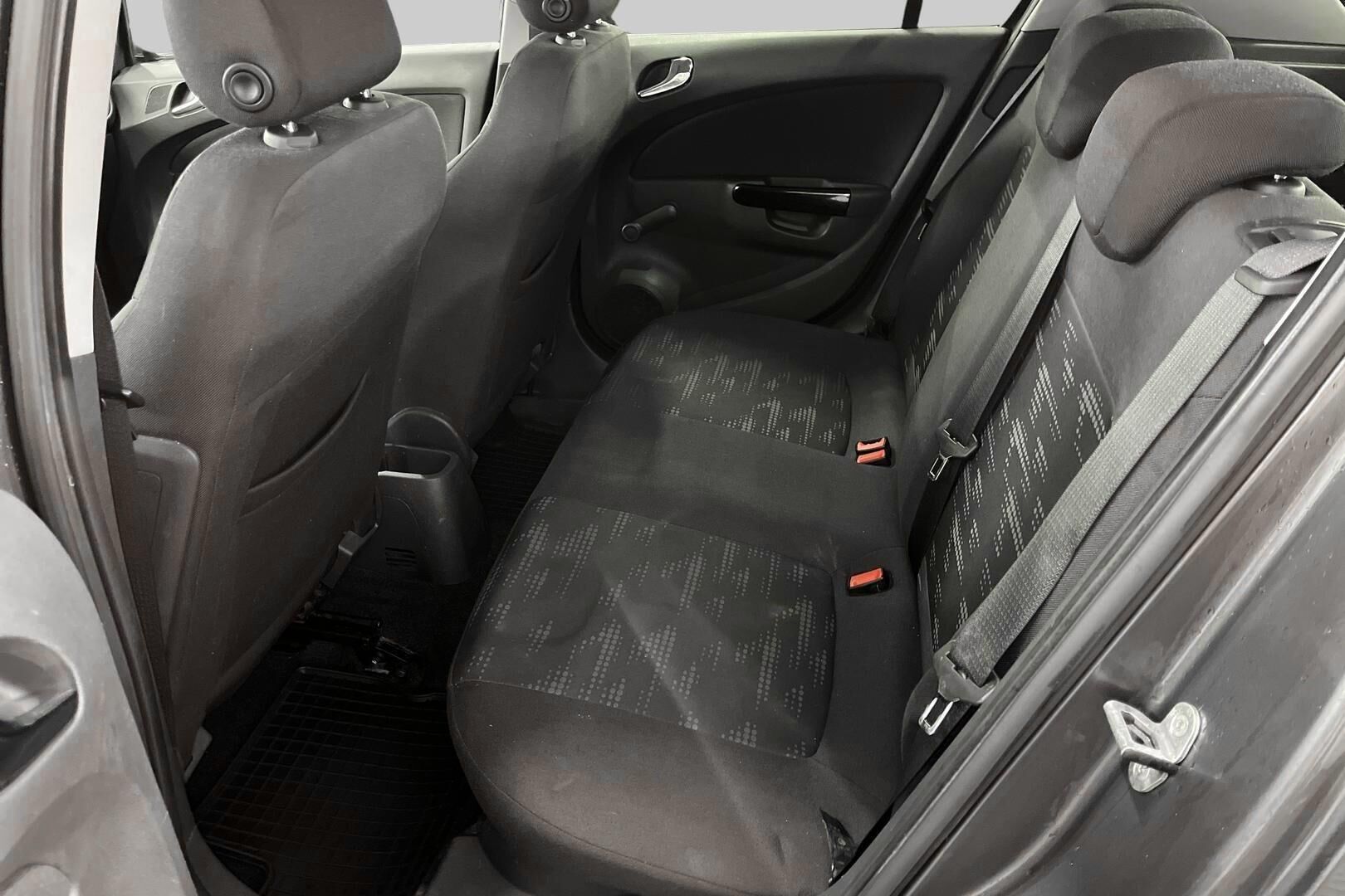 Opel Corsa iso kuva 7