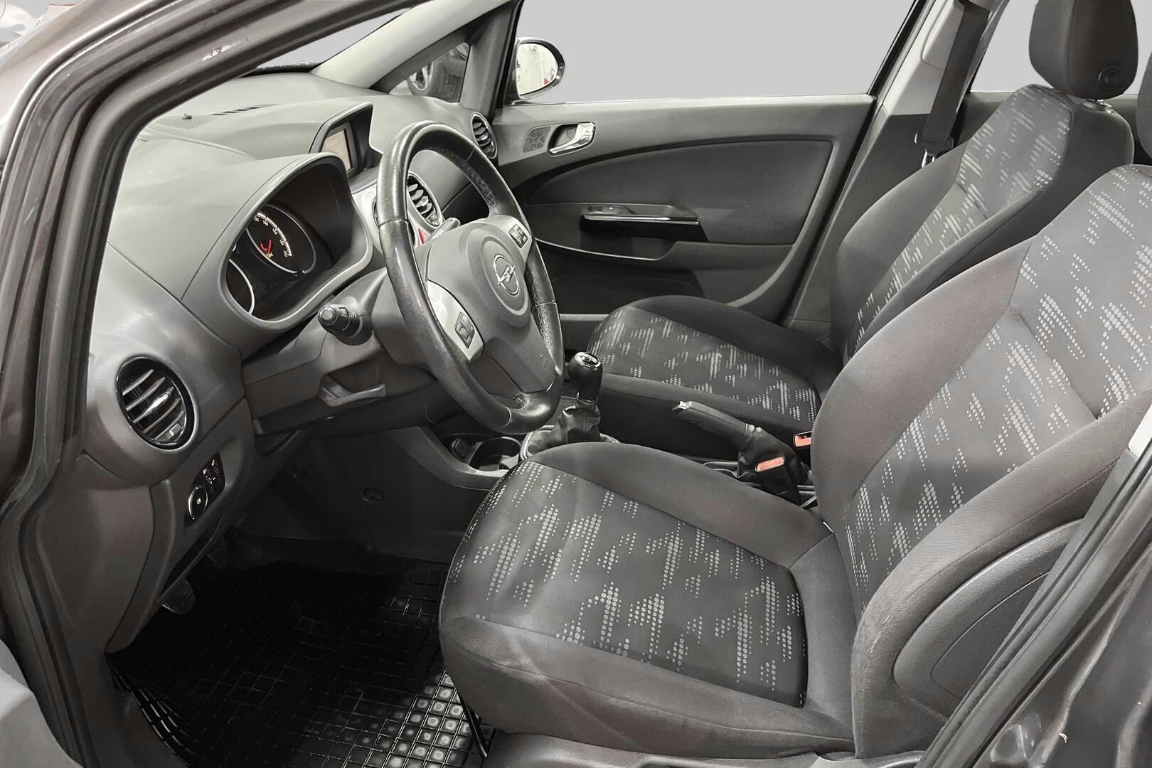 Opel Corsa iso kuva 6