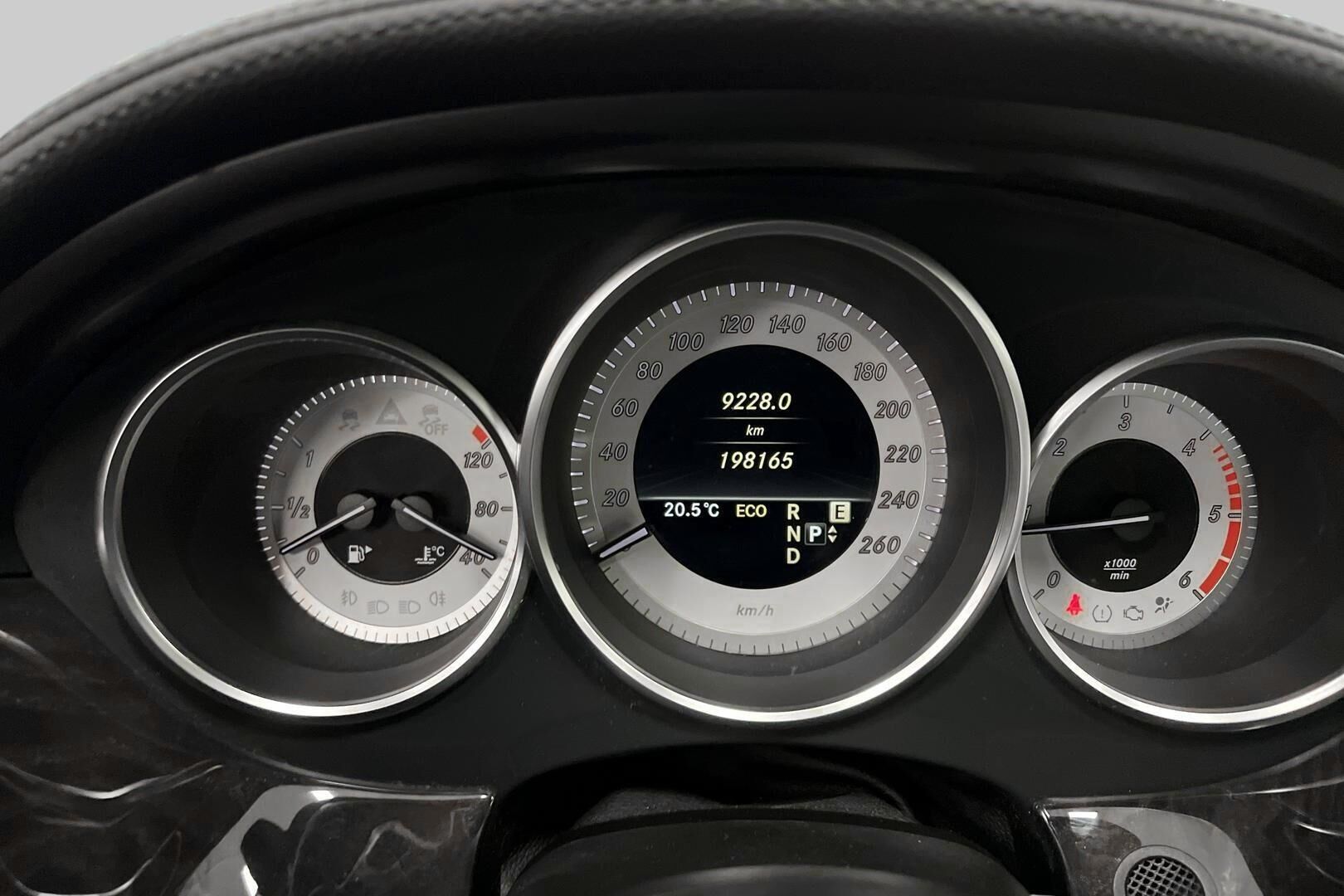 Mercedes-Benz CLS iso kuva 11