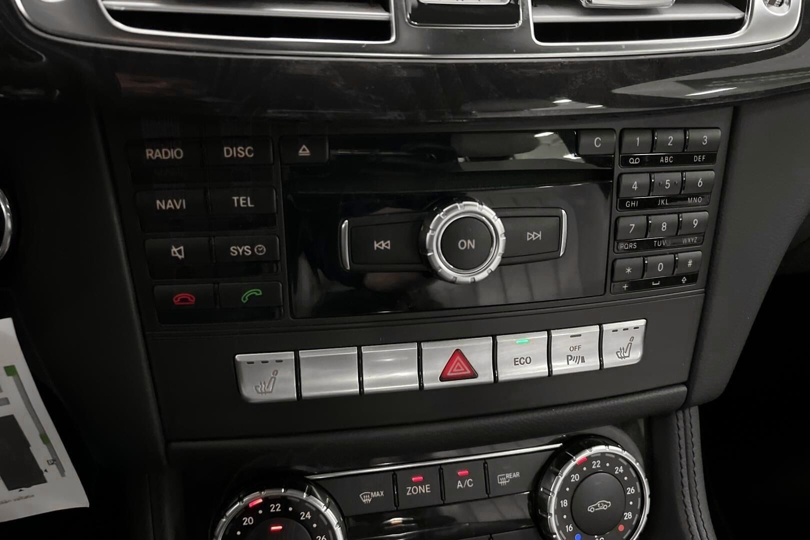 Mercedes-Benz CLS iso kuva 14