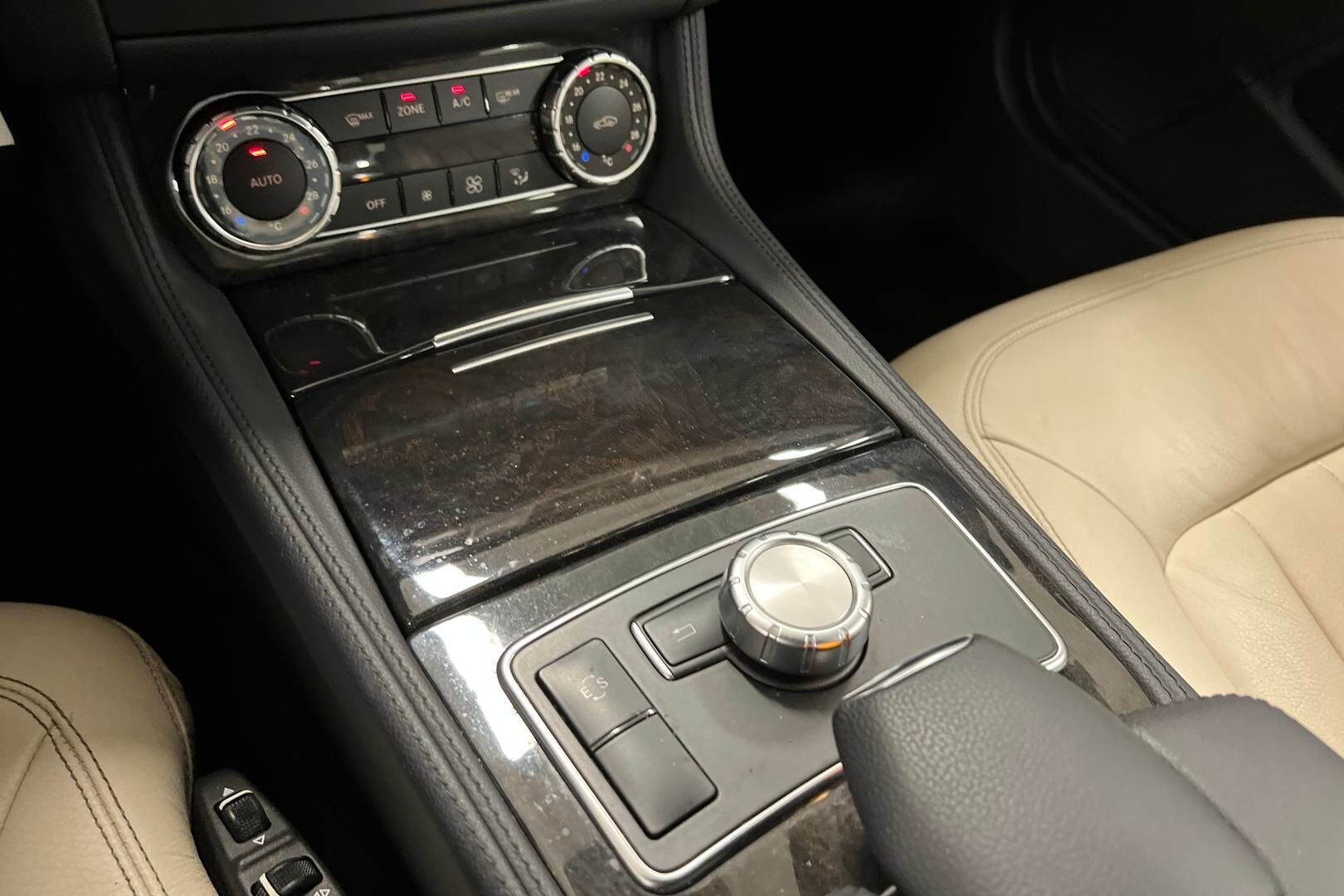 Mercedes-Benz CLS iso kuva 16