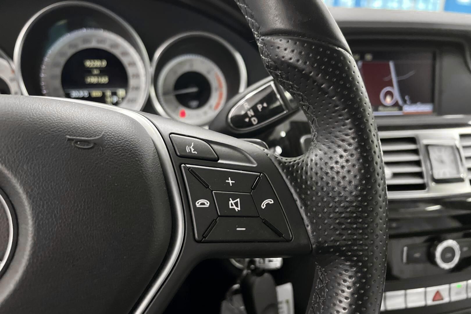 Mercedes-Benz CLS iso kuva 24