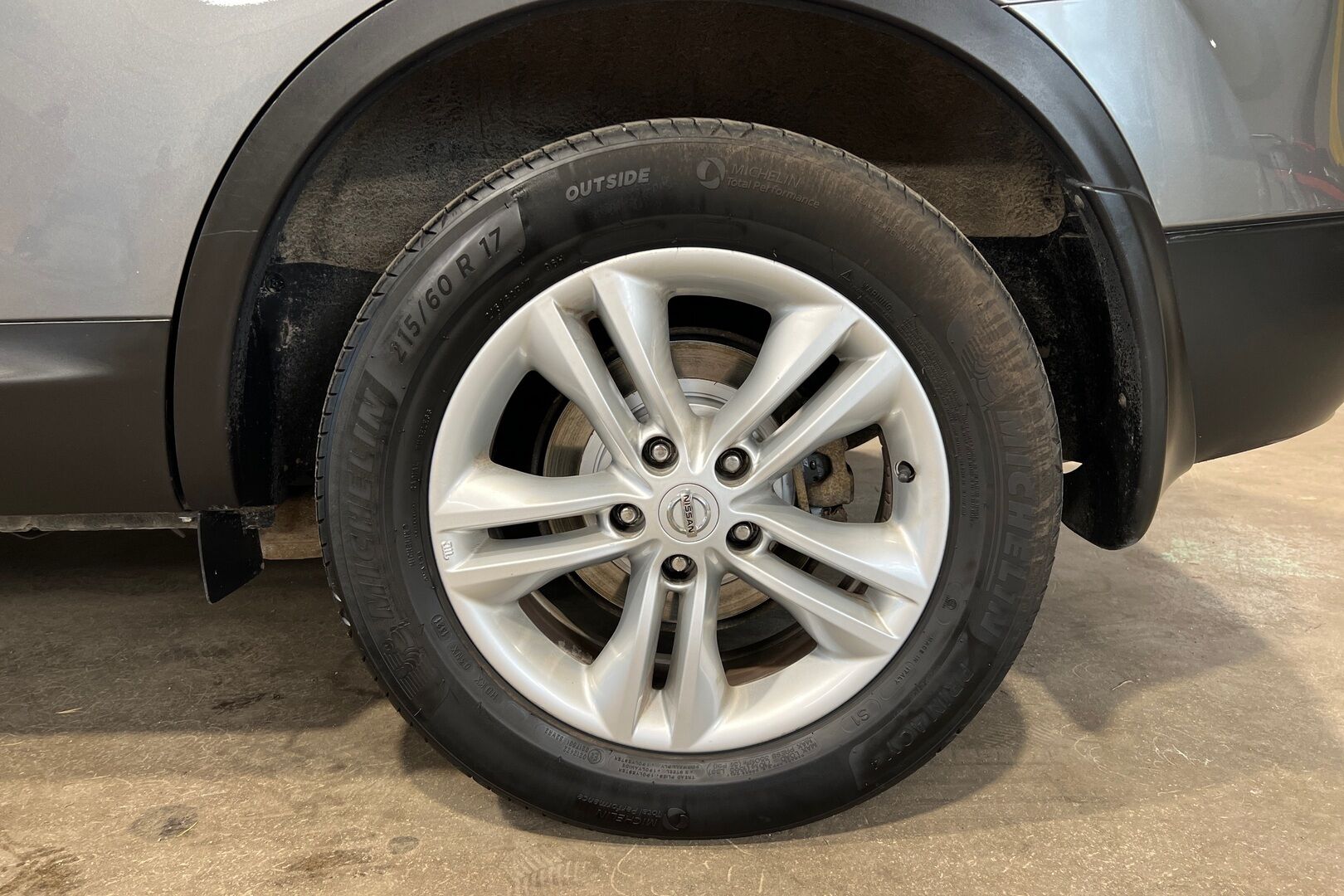 NISSAN Qashqai+2 iso kuva 11