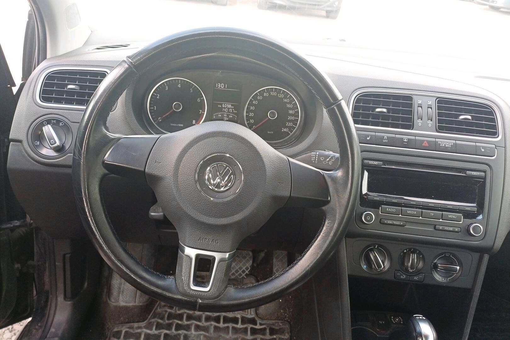 Volkswagen Polo iso kuva 2