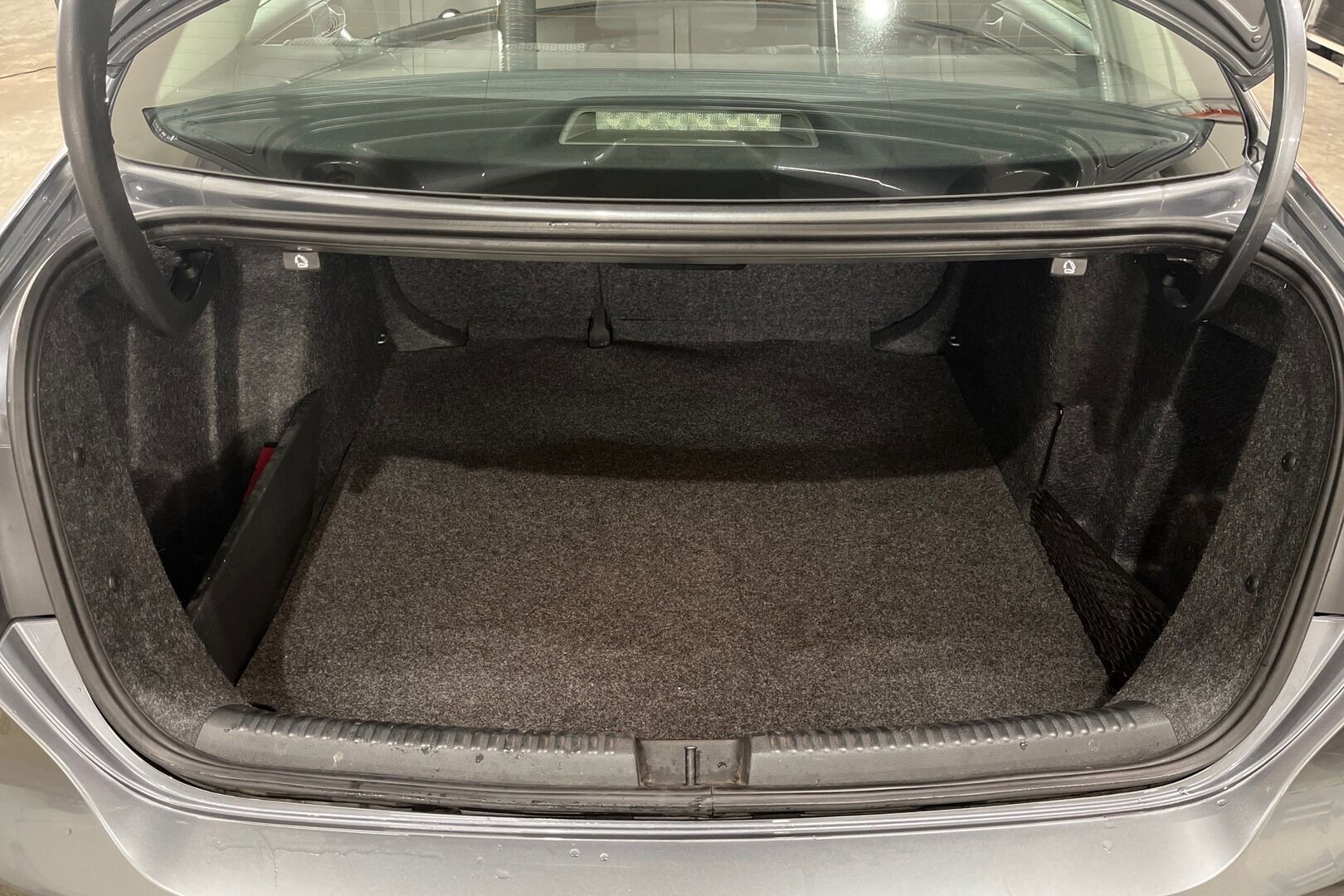 Volkswagen Jetta iso kuva 9