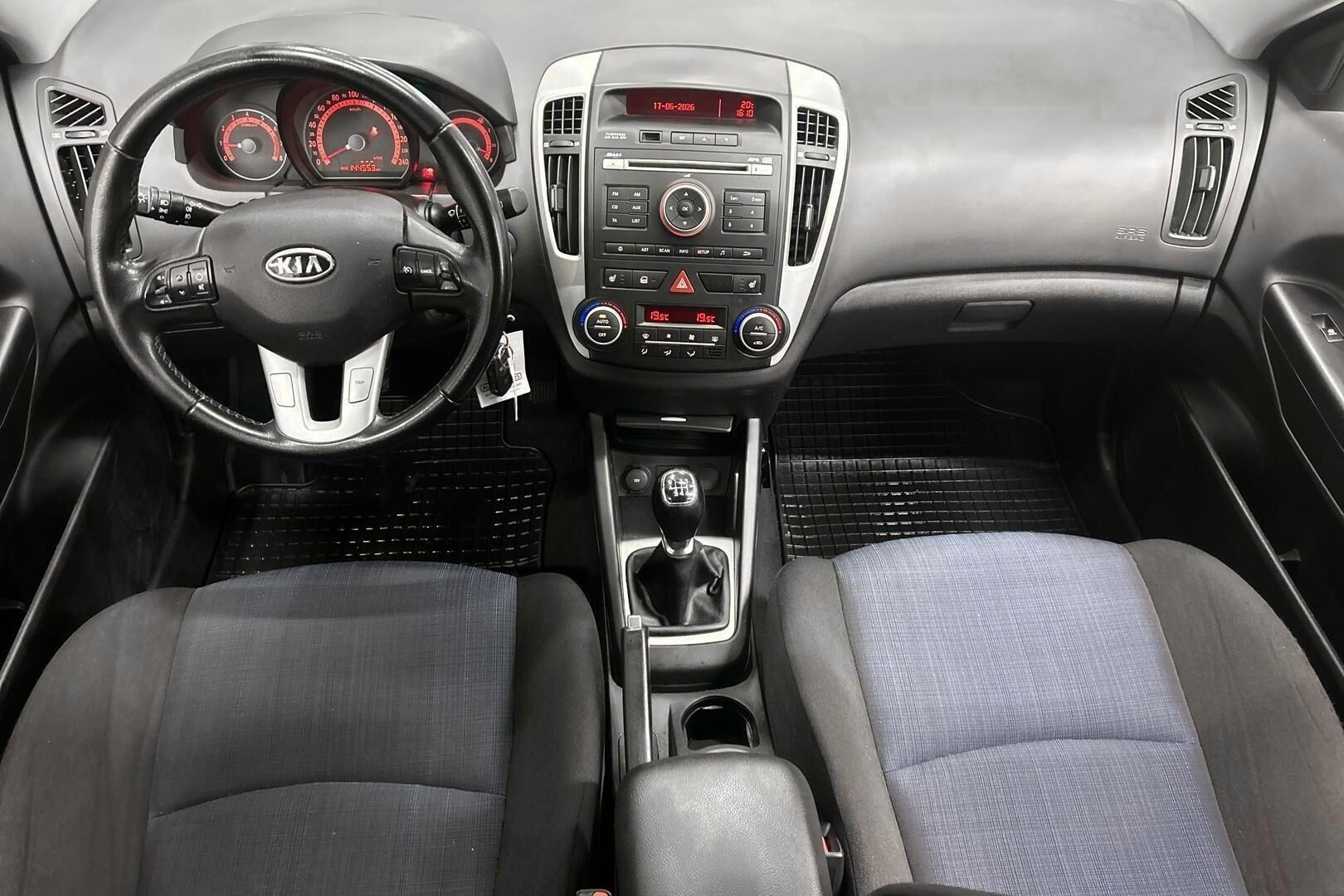 Kia cee'd iso kuva 10