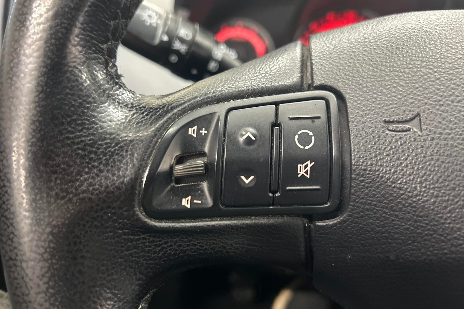 Kia cee'd iso kuva 14