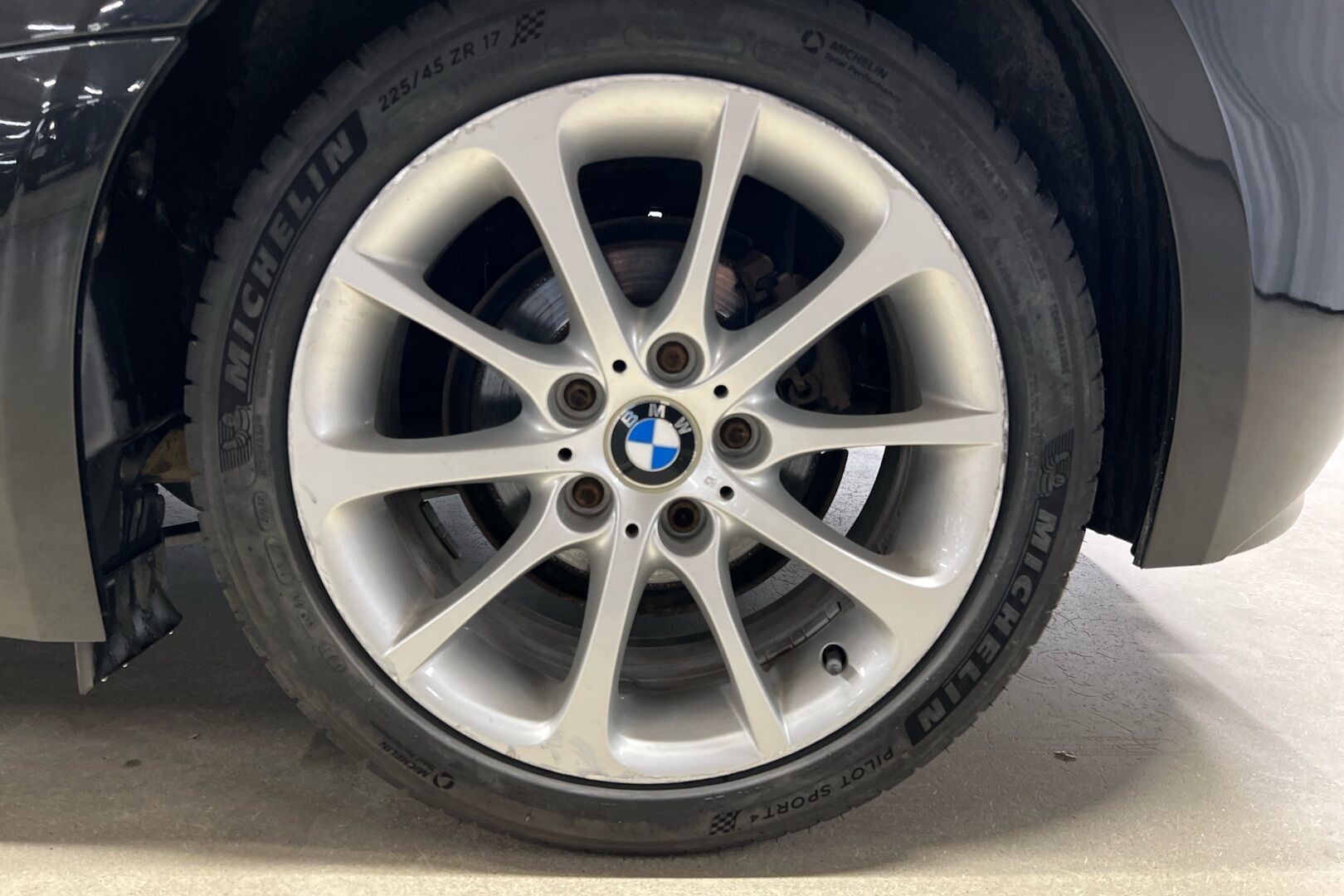 BMW Z4 iso kuva 9