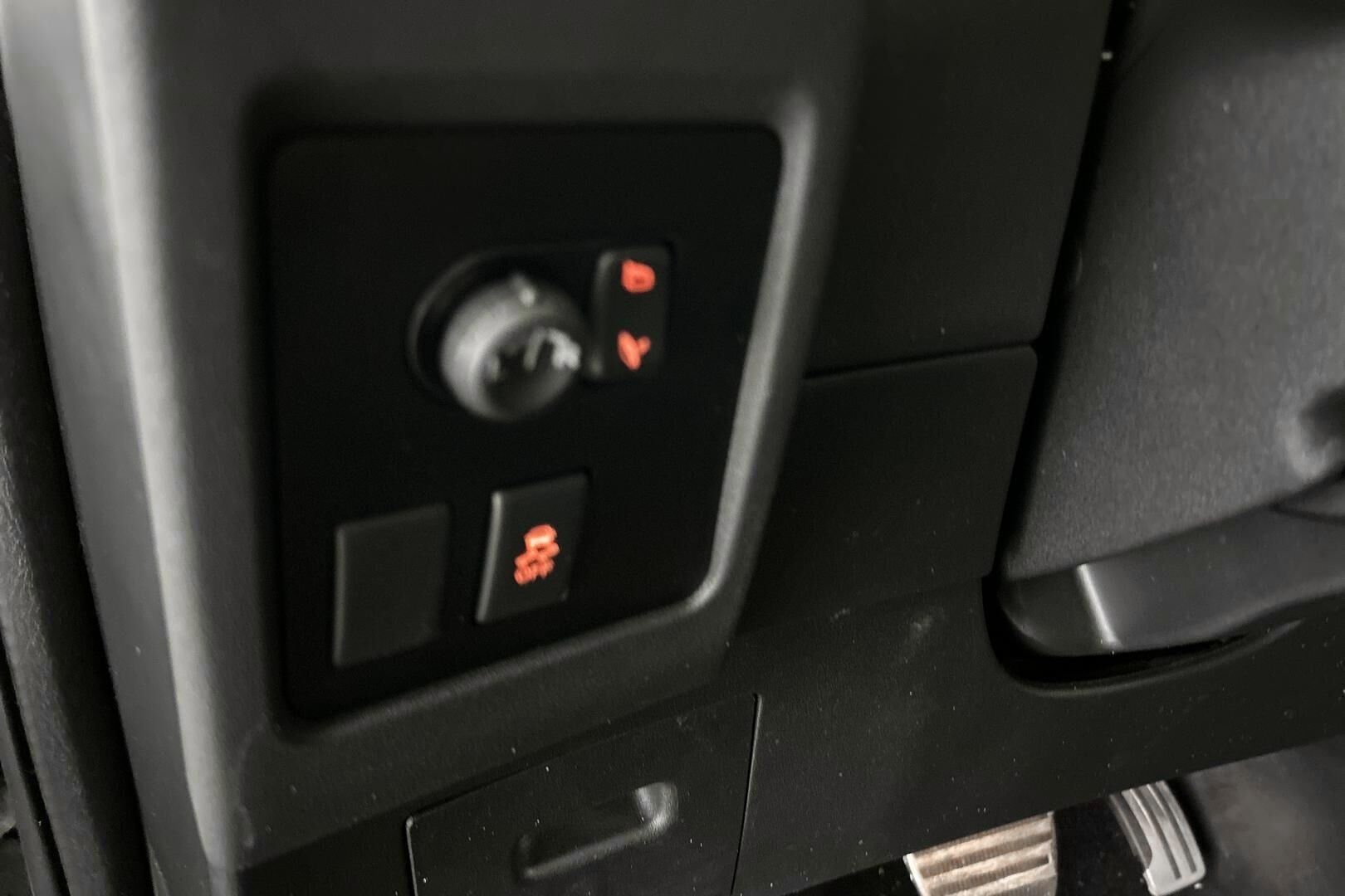 Nissan Qashqai+2 iso kuva 15