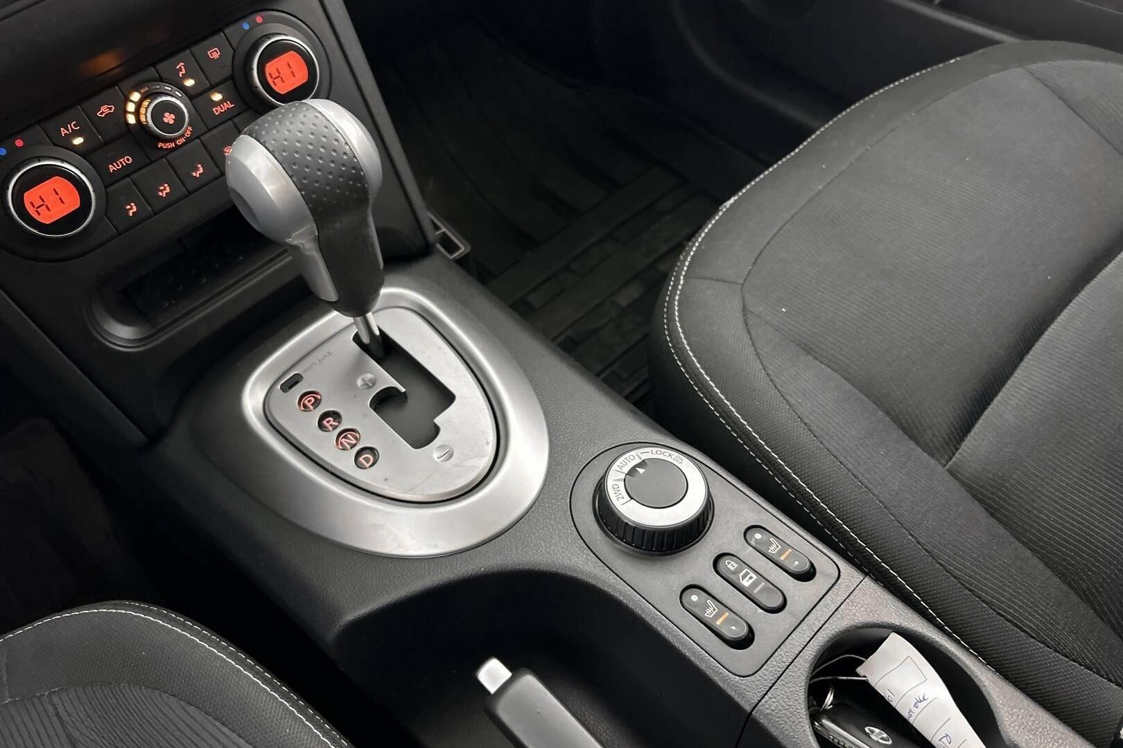 Nissan Qashqai+2 iso kuva 18