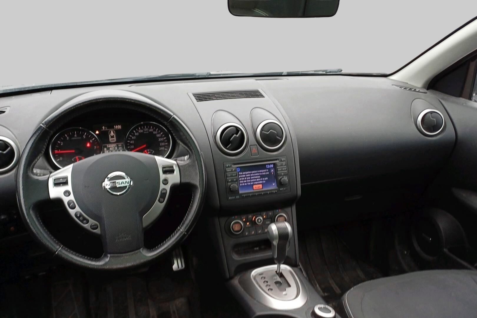 Nissan Qashqai+2 iso kuva 2