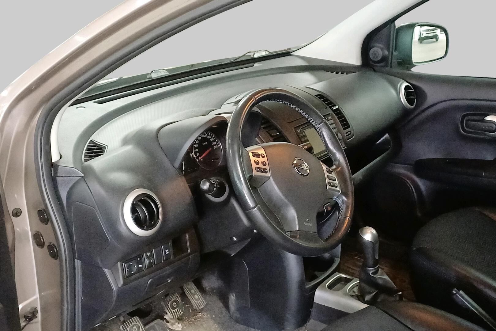 Nissan Note iso kuva 2