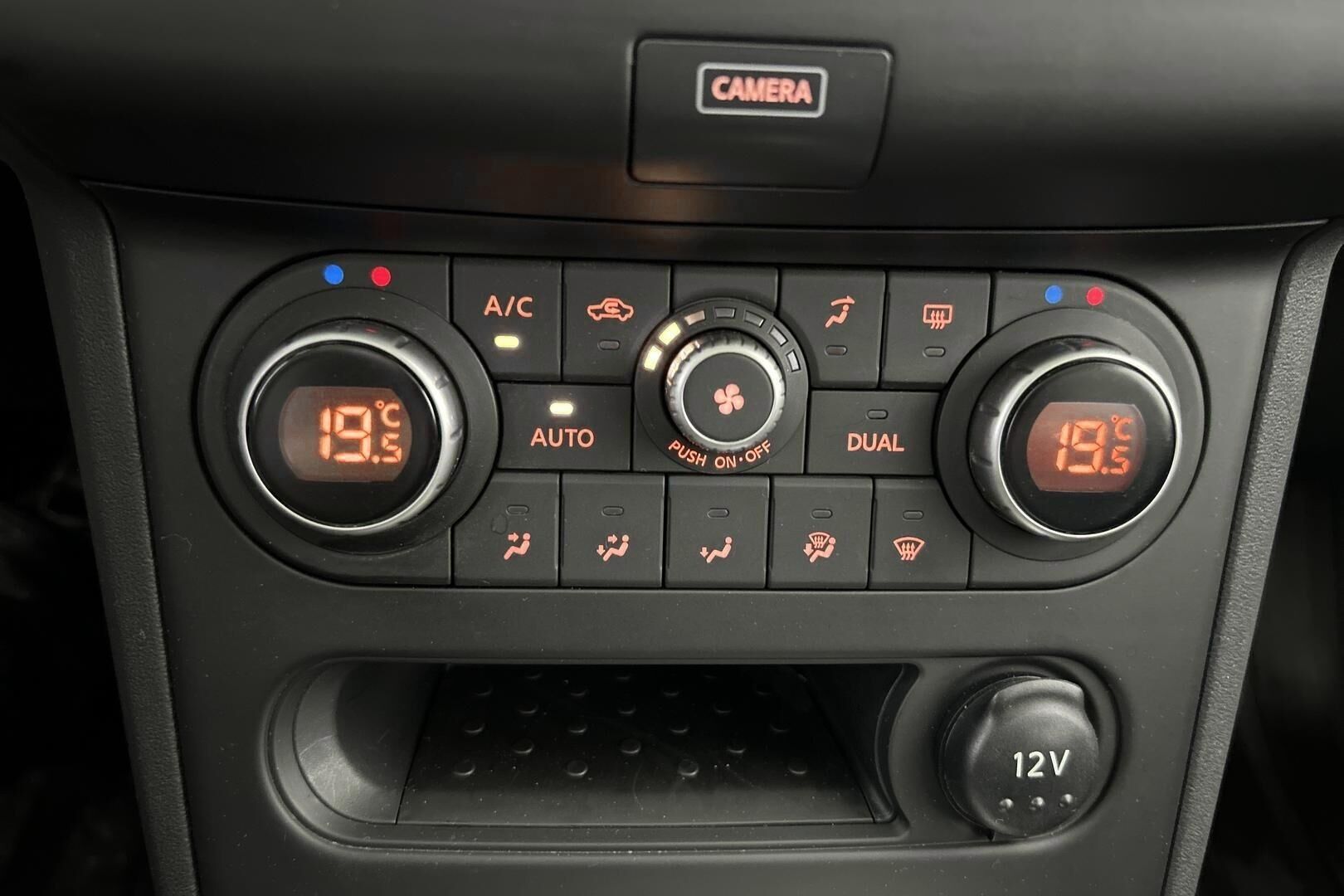 Nissan Qashqai iso kuva 17