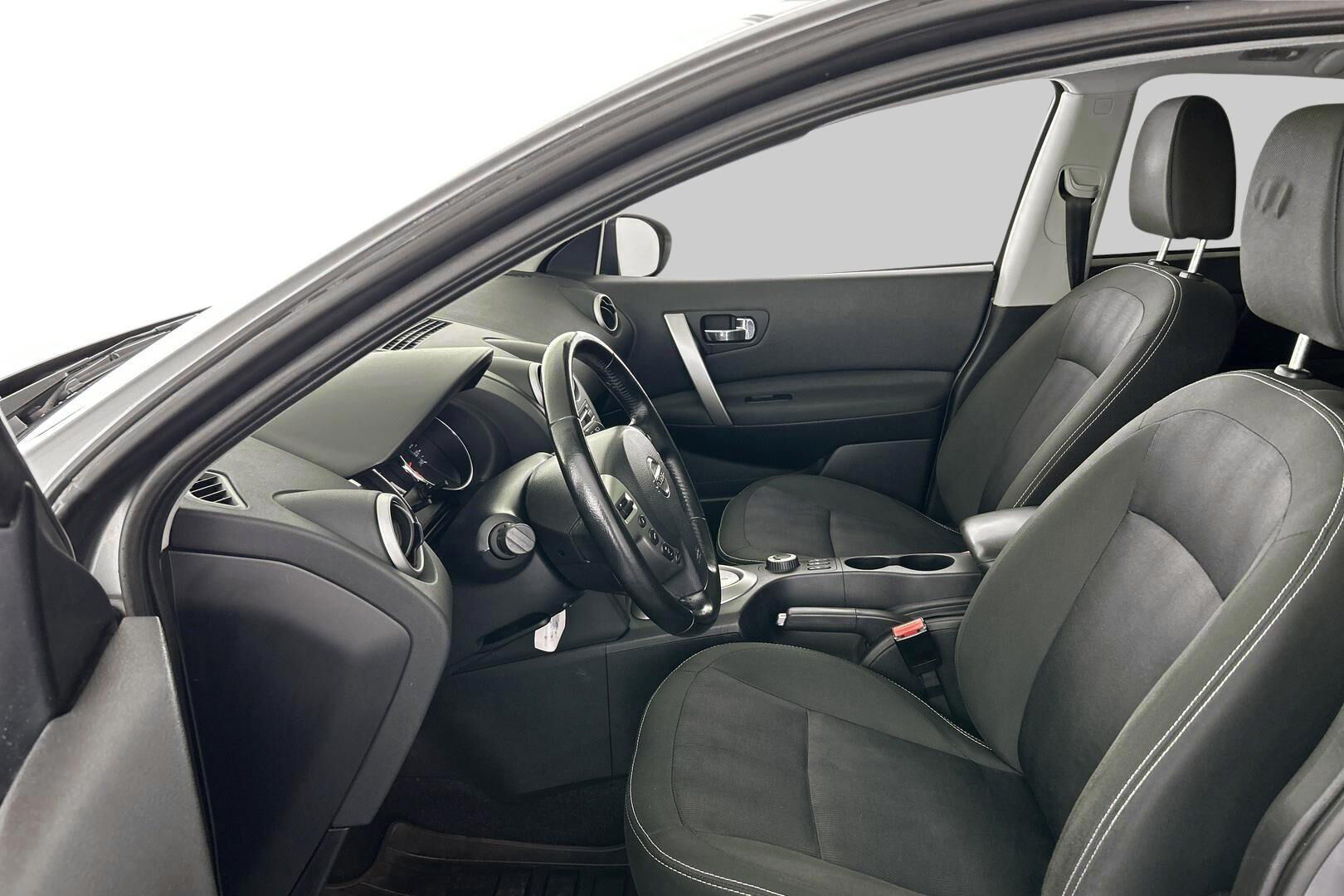 Nissan Qashqai iso kuva 8
