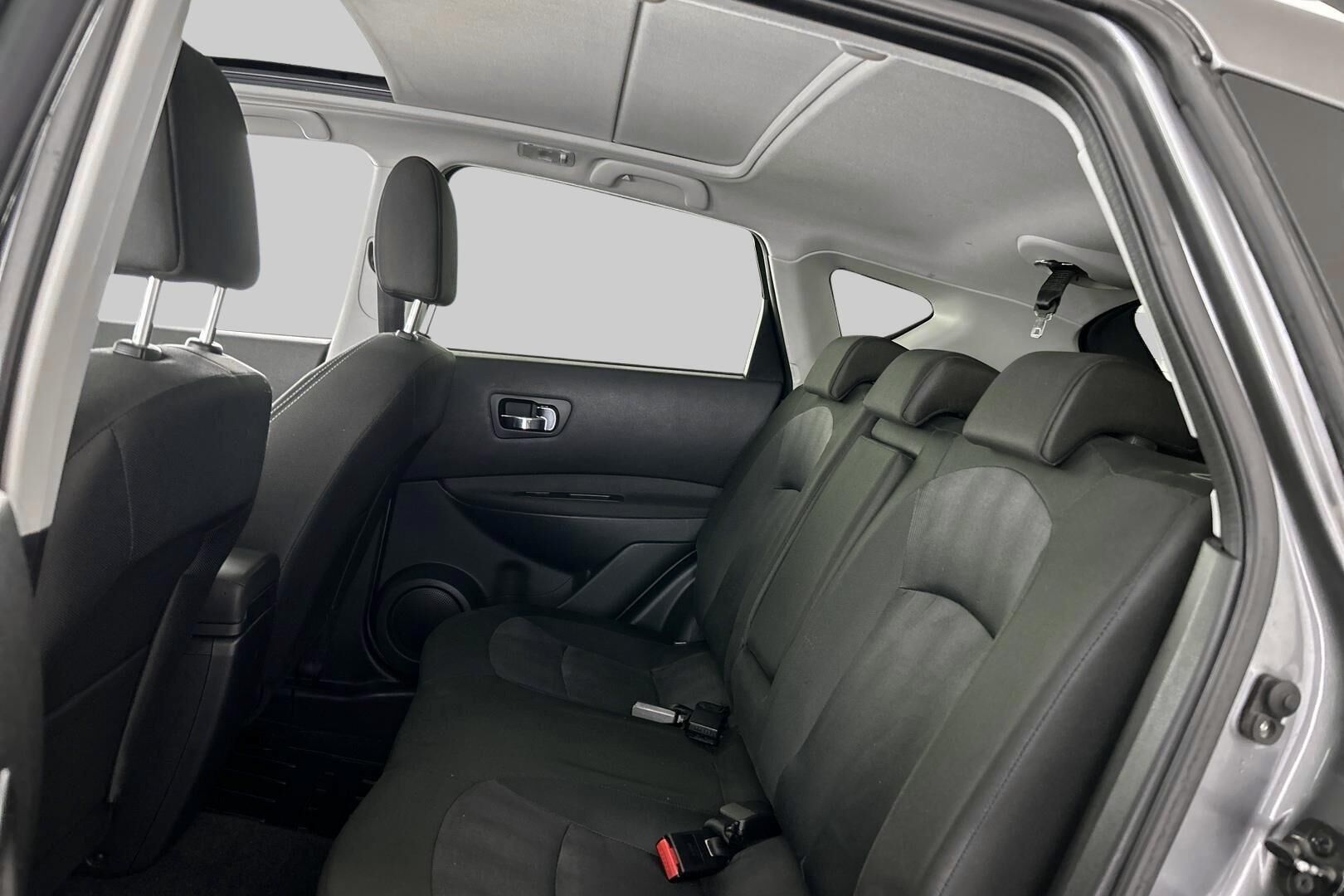 Nissan Qashqai iso kuva 9