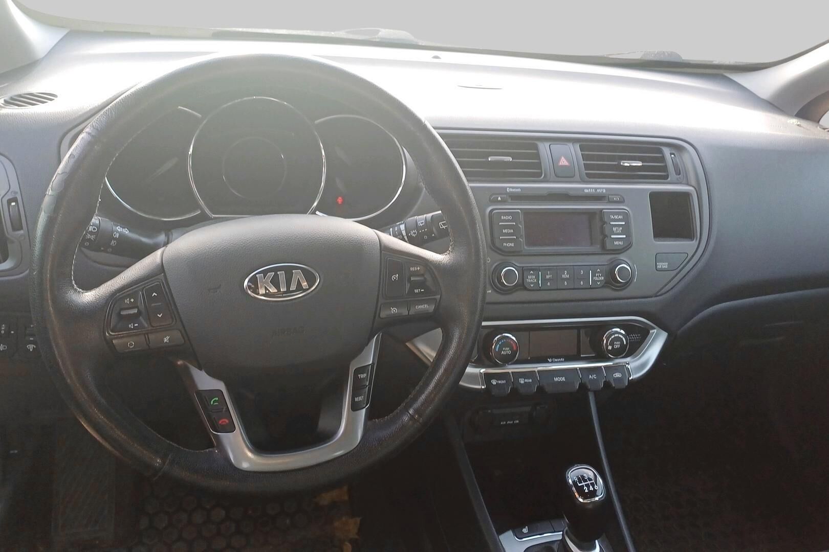 Kia Rio iso kuva 2