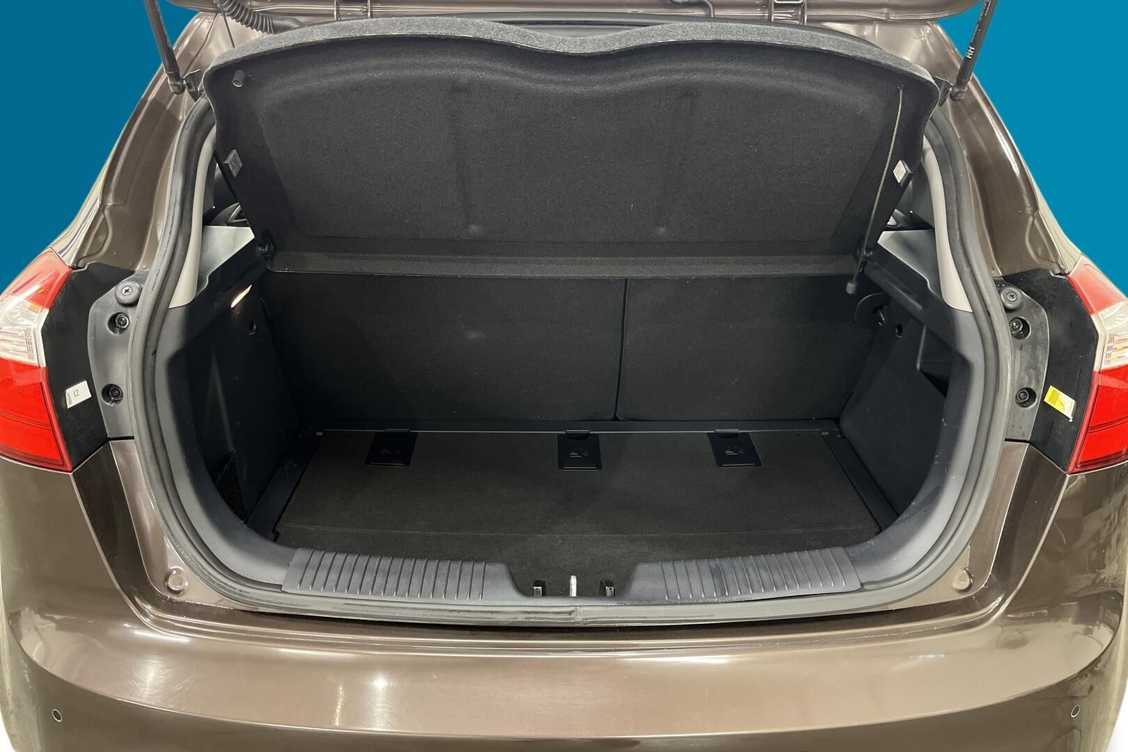 Kia Rio iso kuva 12