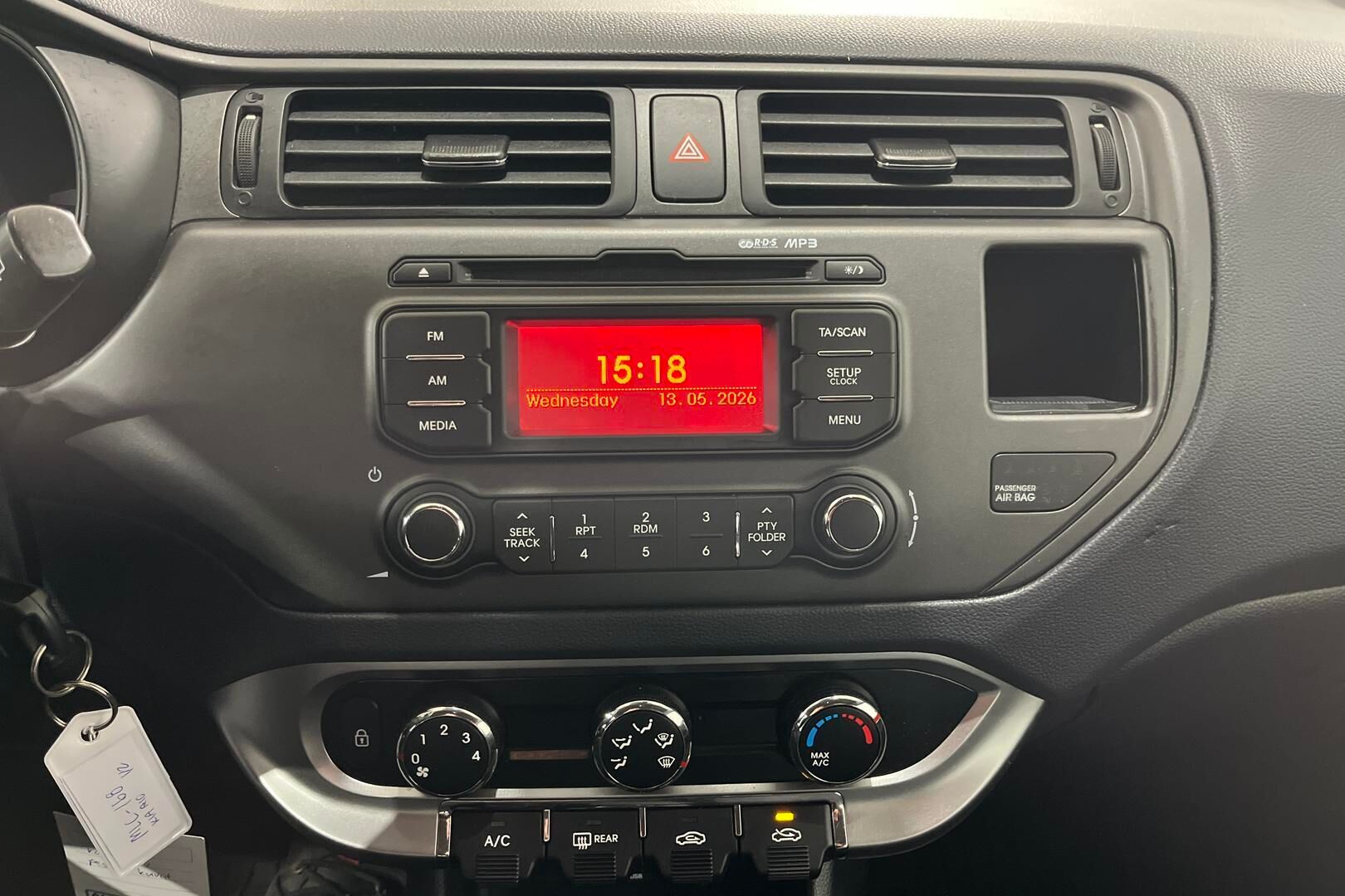 Kia Rio iso kuva 15