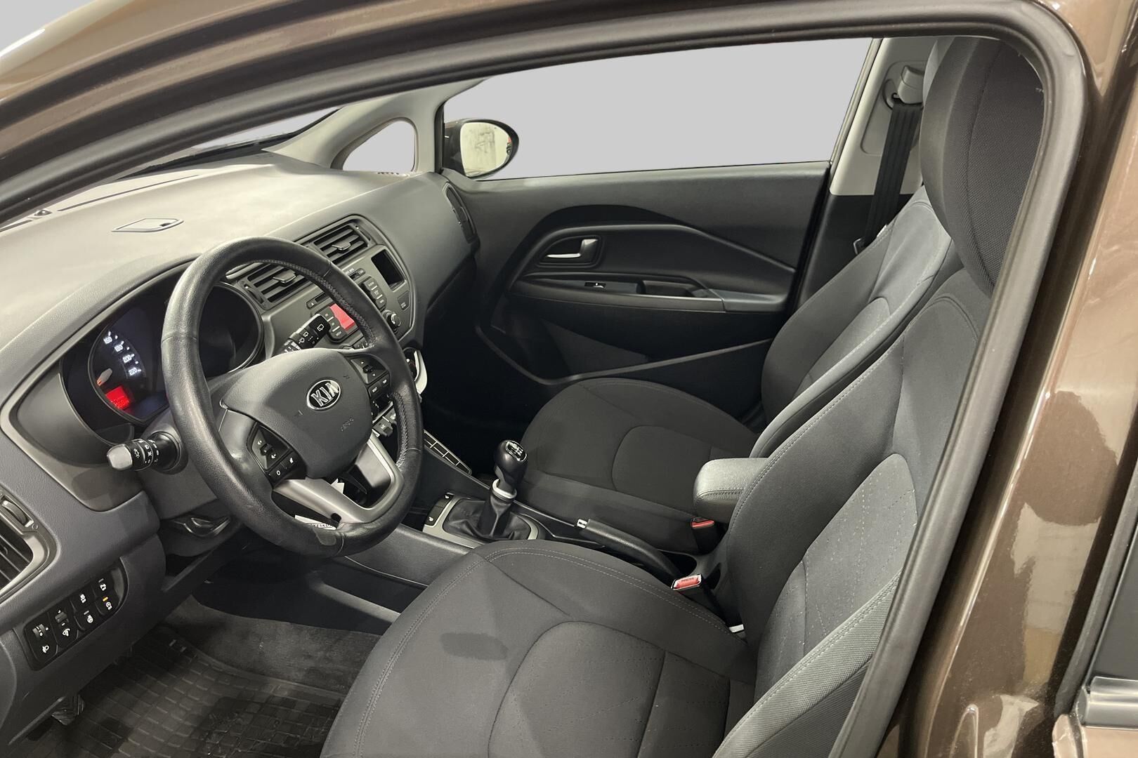 Kia Rio iso kuva 9