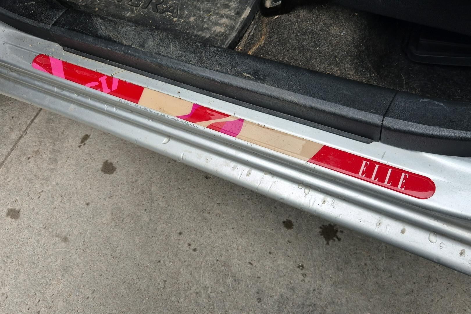 Nissan Micra iso kuva 5
