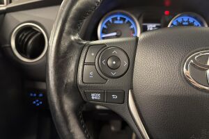 Toyota Auris esikatselu 16