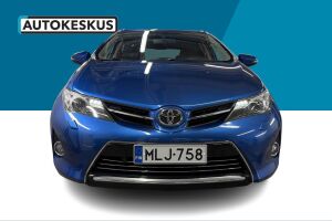 Toyota Auris esikatselu 2