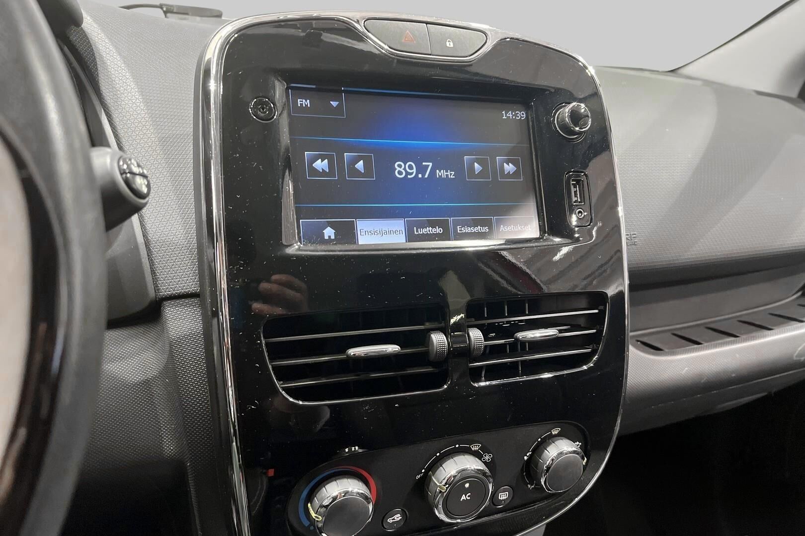 Renault Clio iso kuva 15