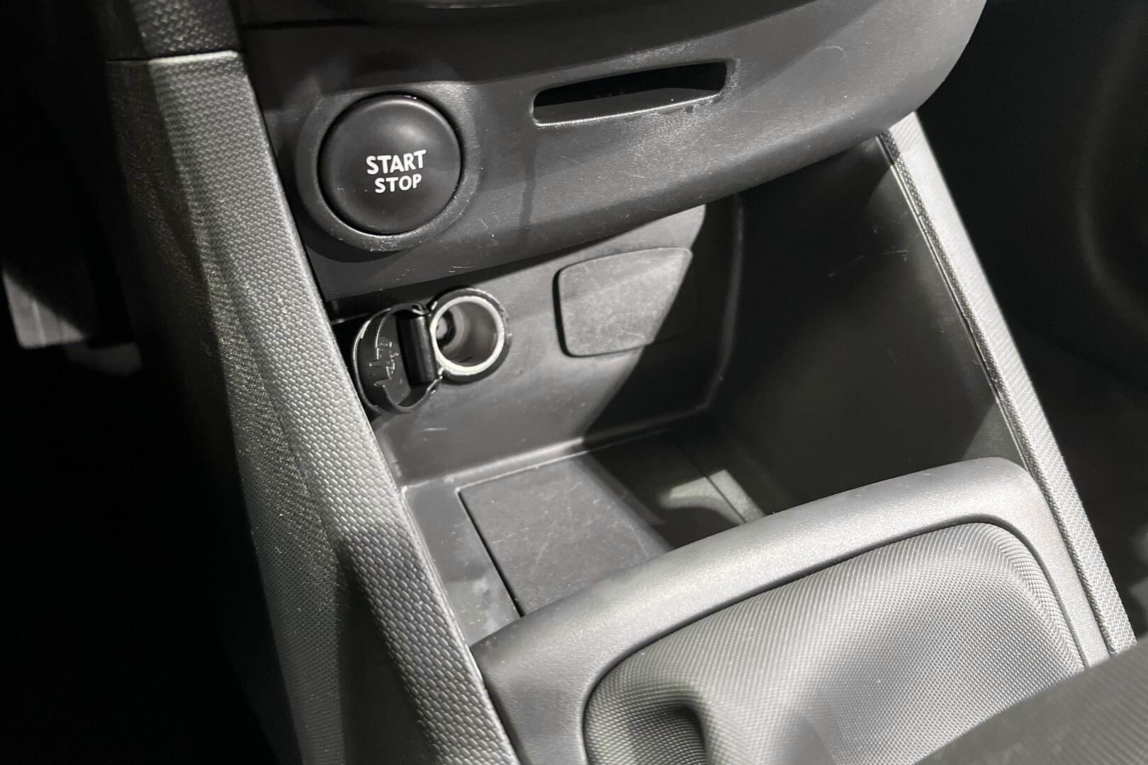 Renault Clio iso kuva 16