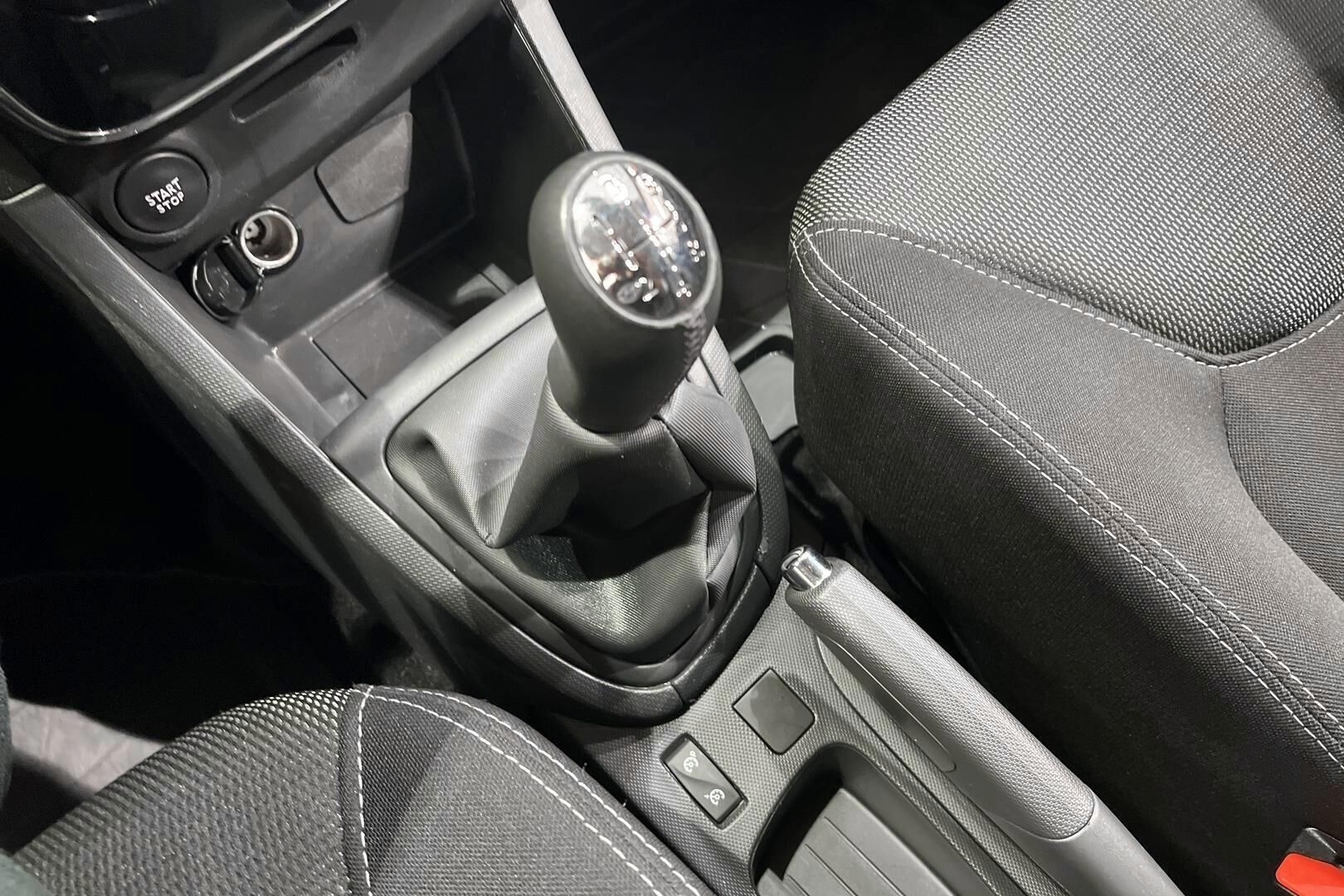 Renault Clio iso kuva 17