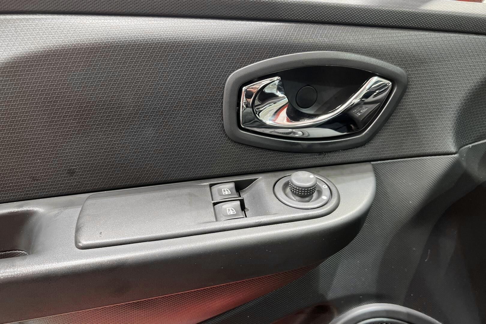 Renault Clio iso kuva 22