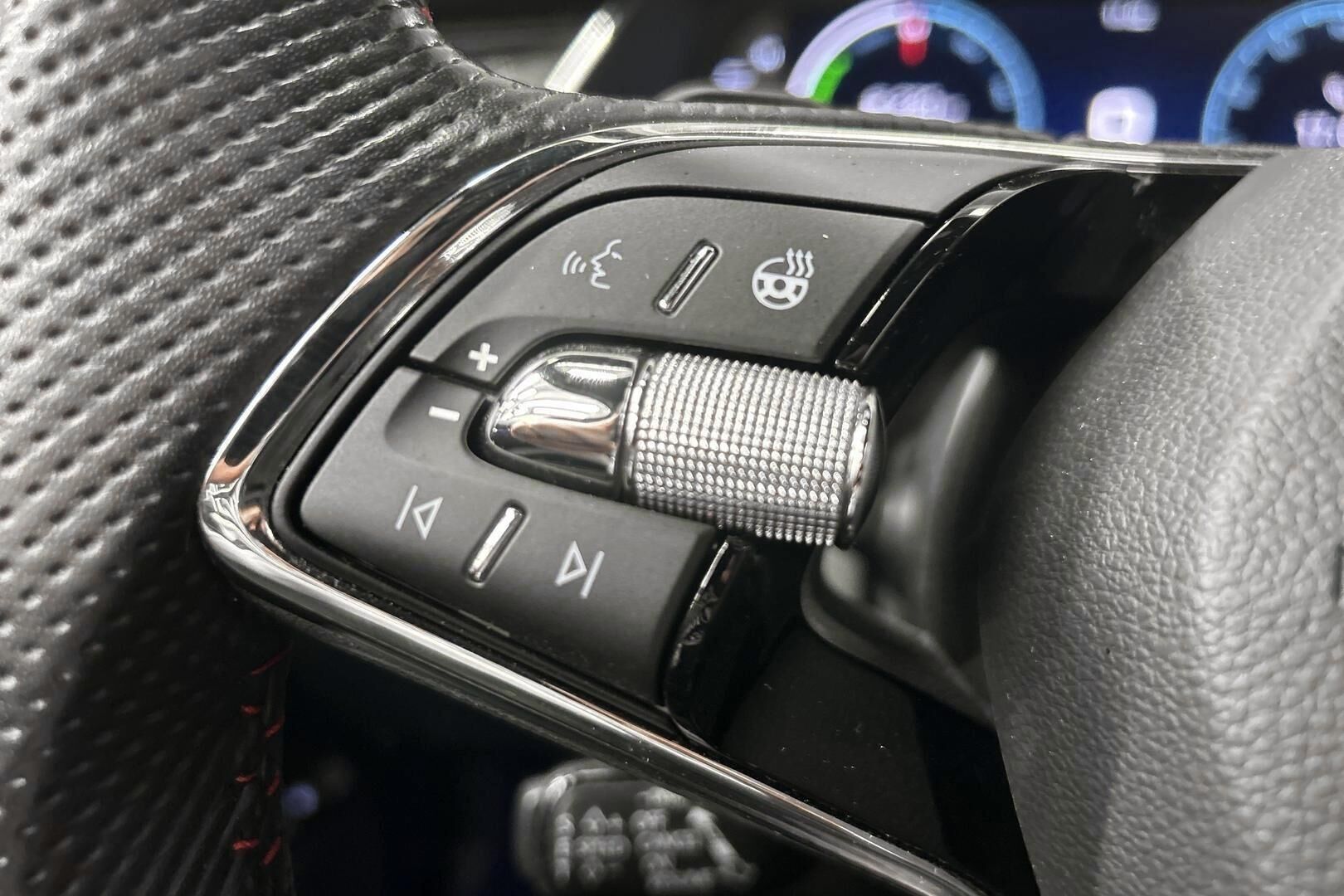 Skoda Octavia iso kuva 14