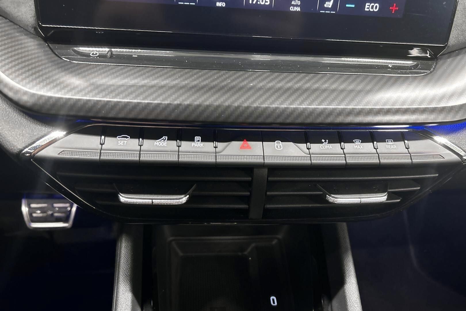 Skoda Octavia iso kuva 18