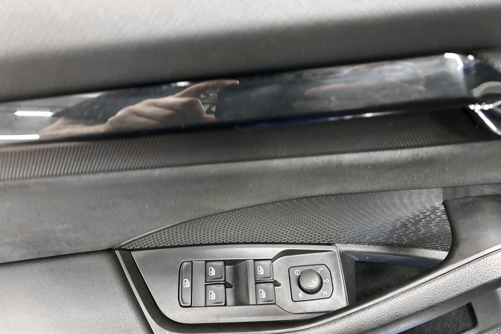 Skoda Octavia iso kuva 24