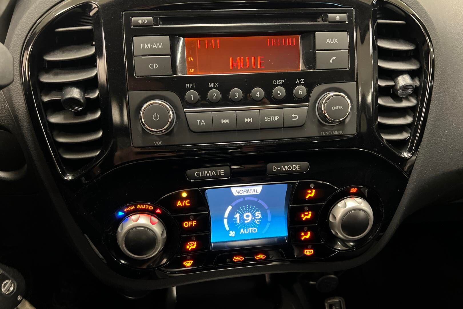 Nissan Juke iso kuva 15