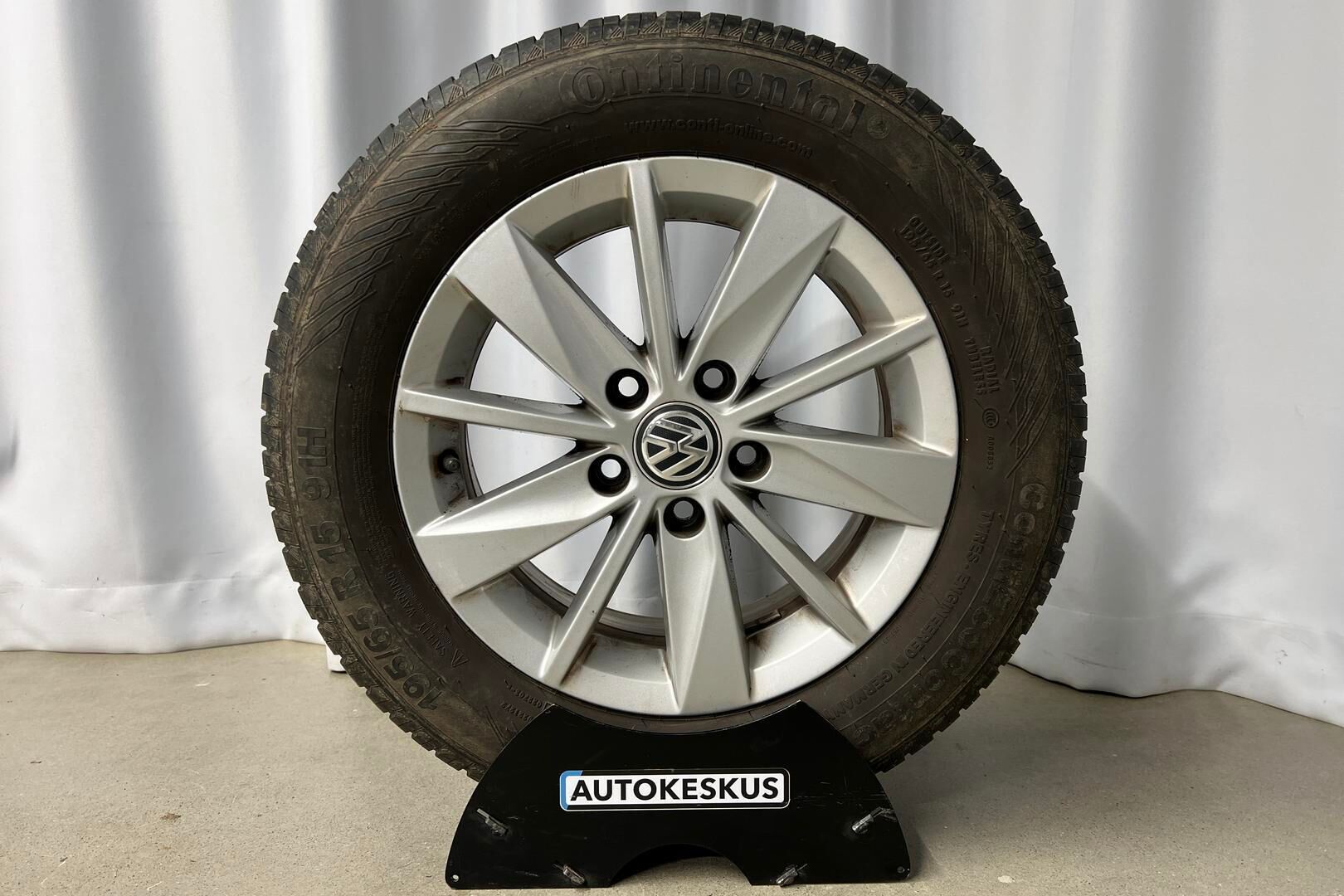 Volkswagen Golf iso kuva 19