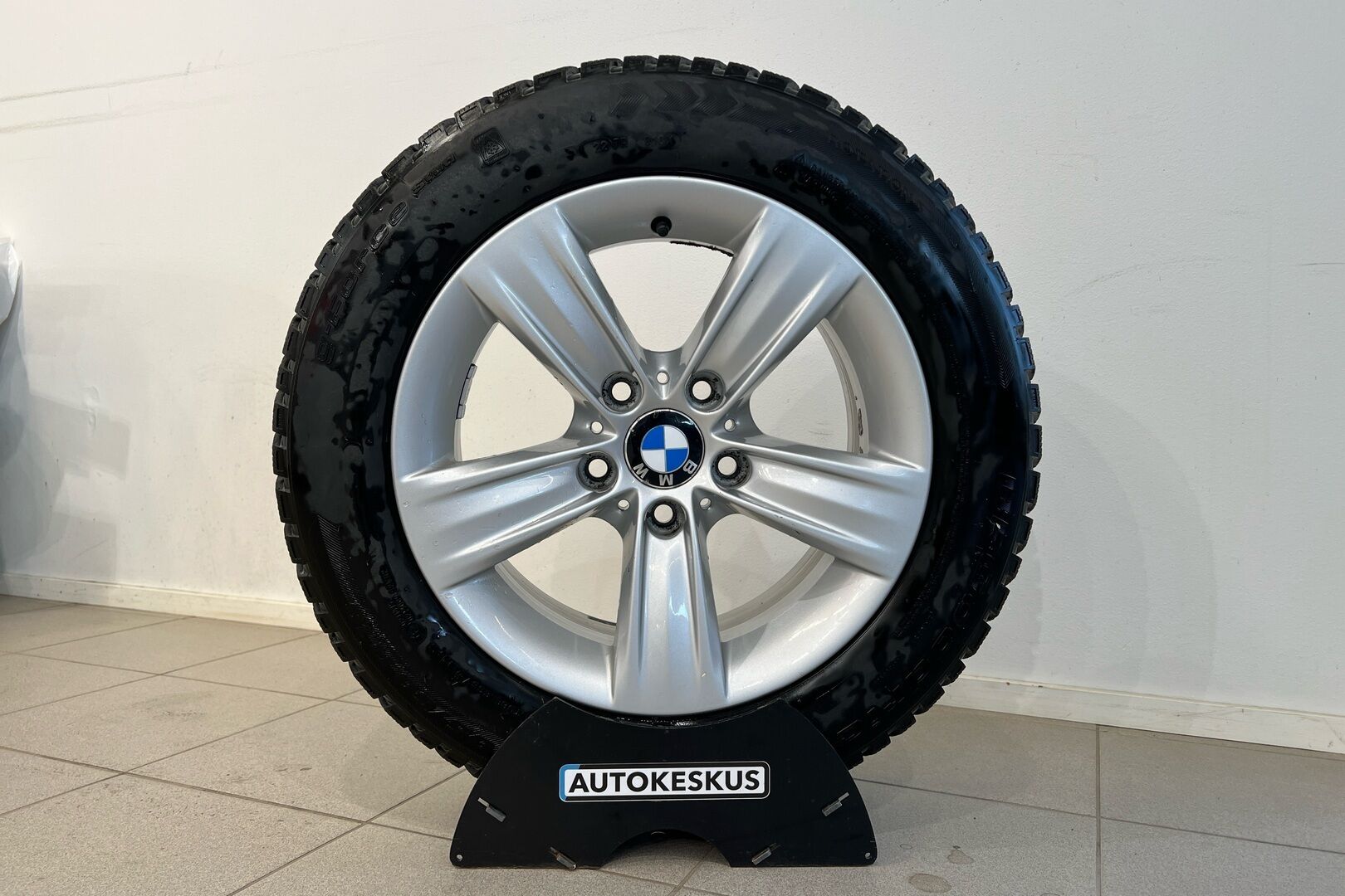 BMW 3-SARJA iso kuva 11