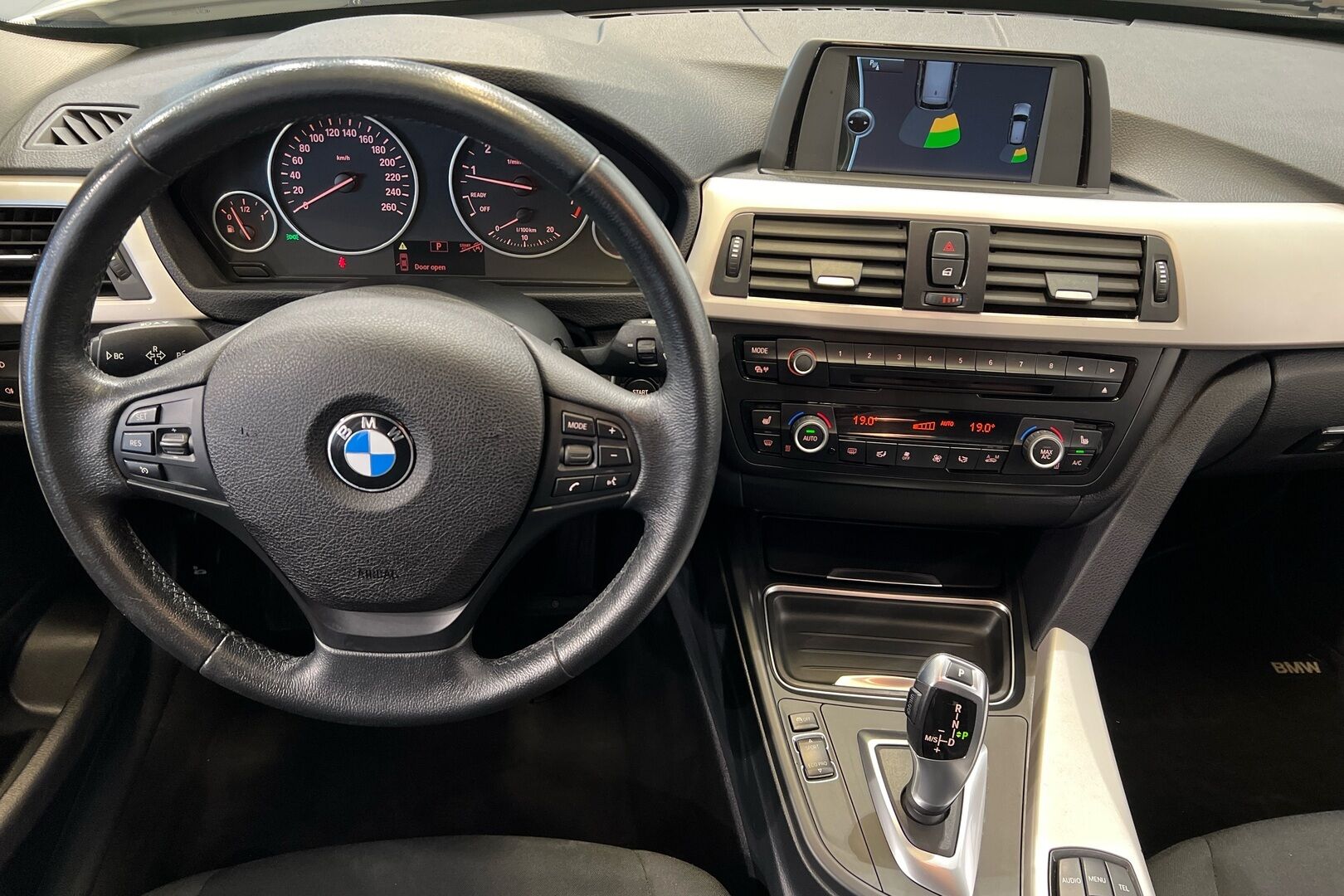 BMW 3-SARJA iso kuva 13