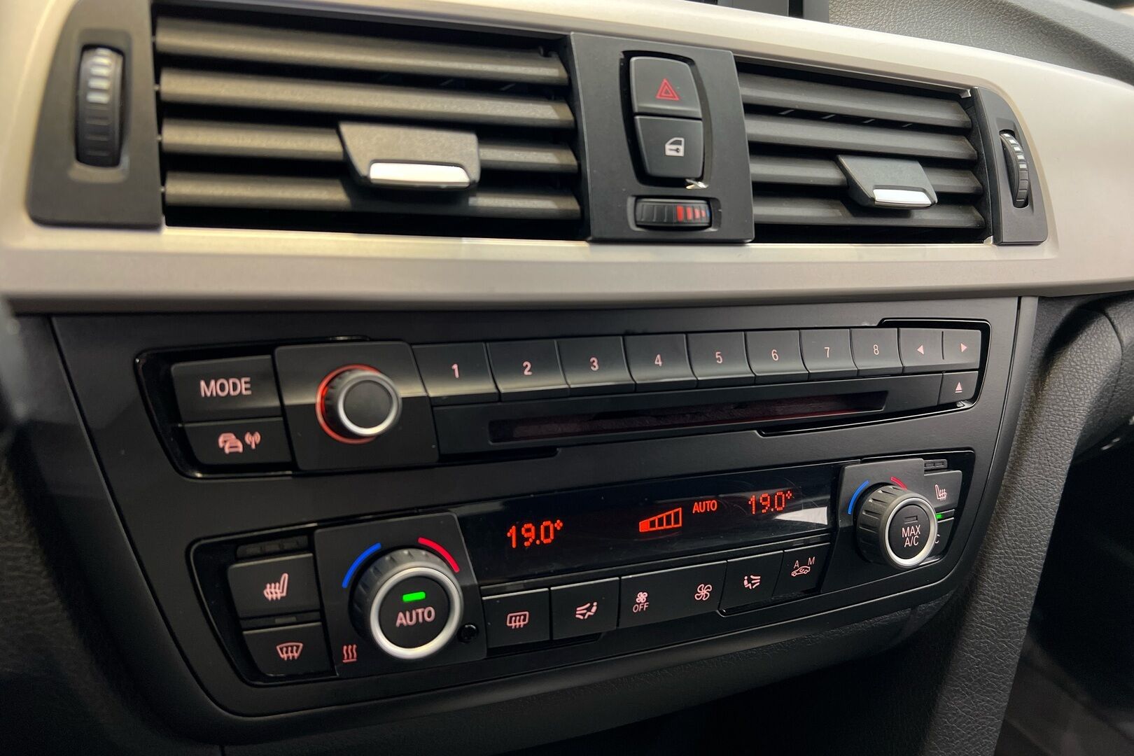 BMW 3-SARJA iso kuva 18